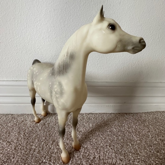 Breyer Horse #839 - Proud Arabian Stallion *Signed By Peter Stone* - Picture 4 of 9